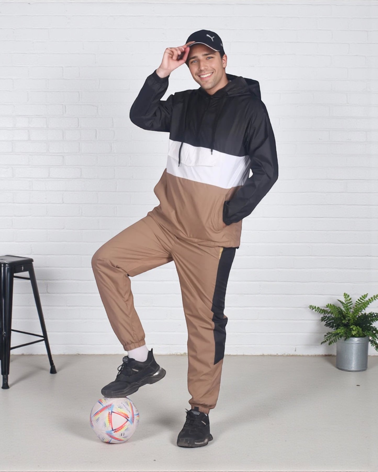 Men’s 2-Piece Quarter Zip Pullover Windbreaker Tracksuit Jogger Sports Mesh lined Outfit
