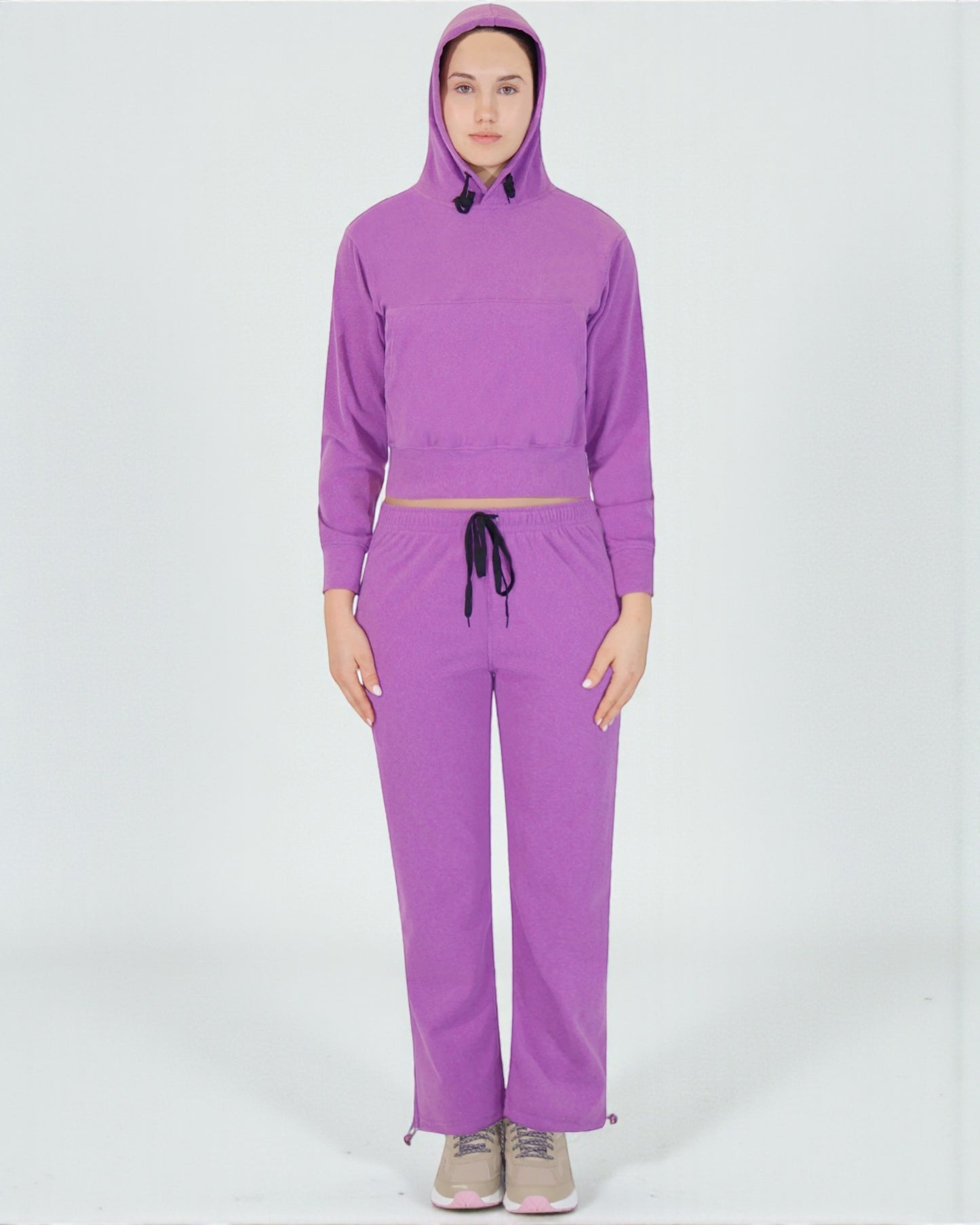 Women’s Soft-Stretch Tracksuit with Cropped Hoodie & Relax Sweatpants