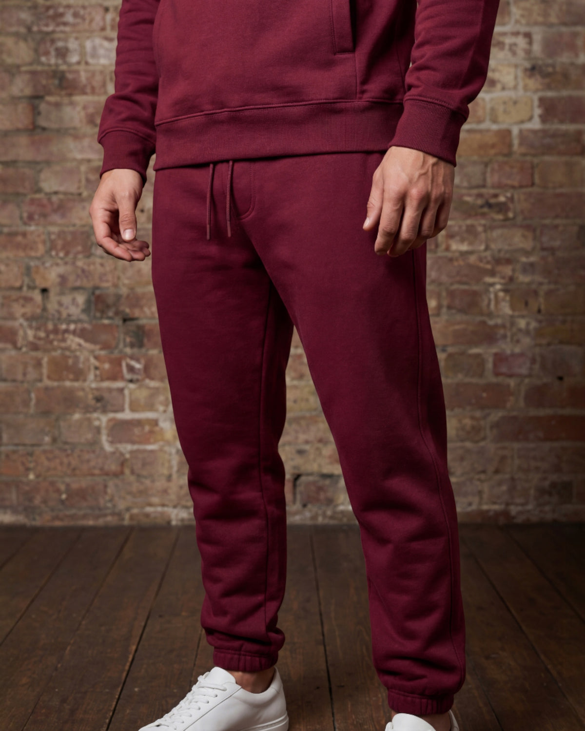 Men's Classic Pullover Hoodie & Jogger Set – alternate view 40