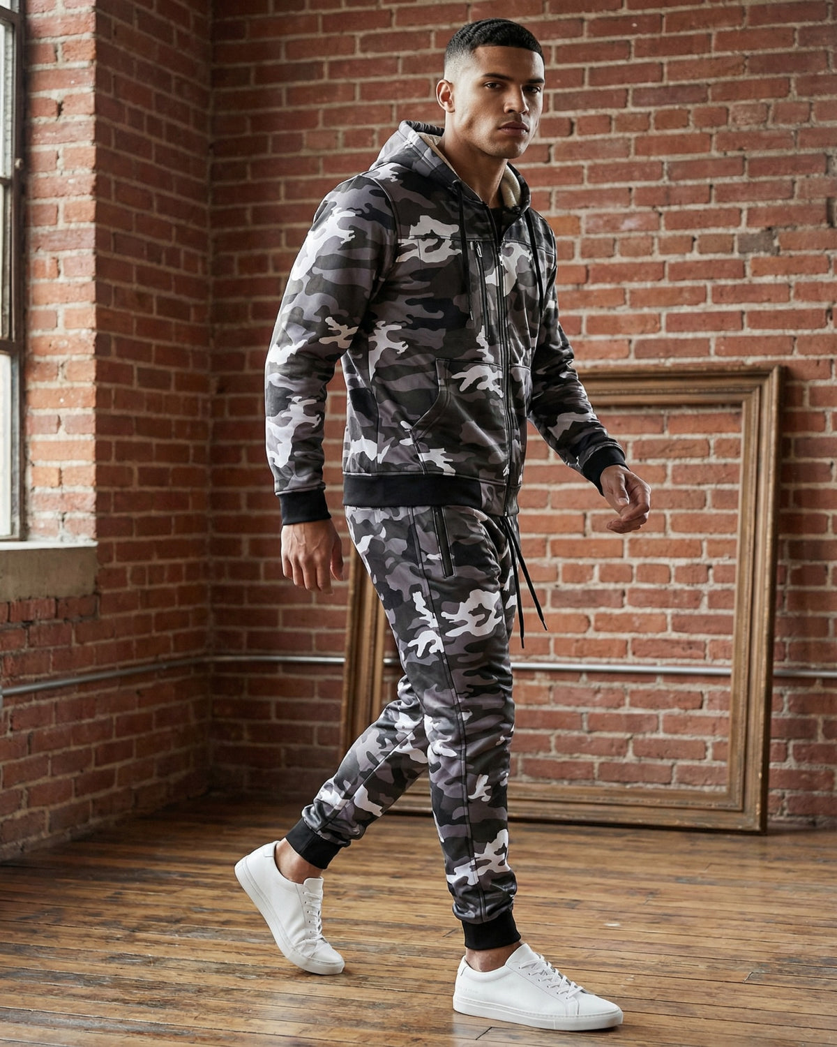 Men's Essential Camouflage Fleece Set – alternate view 3